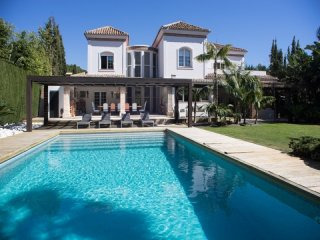 Ideal Family Villa In Excellent..