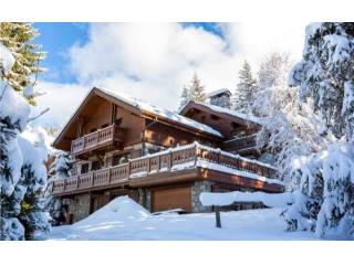 Route Des Chalets Meribel, French Alps..