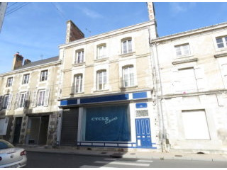 Big house, shop, 2 flats, near river..