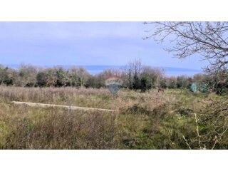 Istra, Marčana, Krnica- zemljište s pravomoćnom dozvolom, po