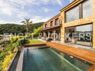 Modern Design in Costa de Barcelona
