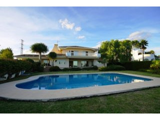 5 Bedrooms - Villa - Malaga - For Sale