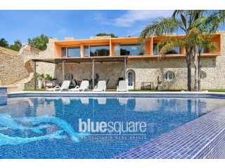 Luxury 5-bedroom villa with panoramic..