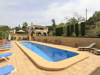 5 Bedrooms - Villa - Alicante - For Sale