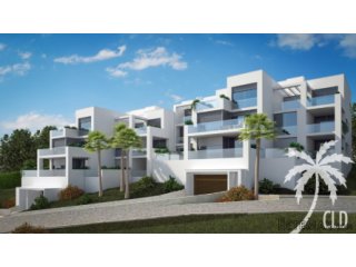 Relax in contemporary design. Exclusive luxury homes of 1..