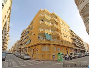 This apartment is perfect if you like to live in the middle..