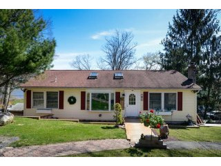4 bedroom House For Sale: 99 Entrance..