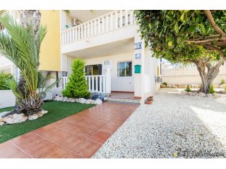 Vivienda planta baja de estilo tradicional mediterráneo..
