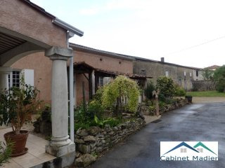 3 Bedrooms - Stone House -..