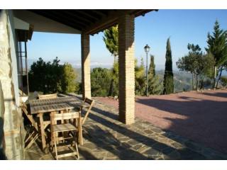 Country Houses for Sale in Moclinejo..
