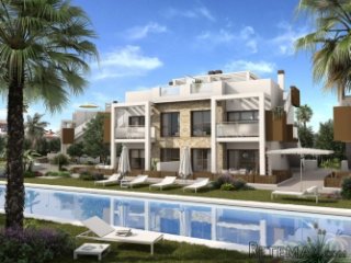 New project on a unique, quiet location near the Laguna..