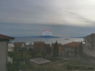 Rijeka, Grbci, Kuća 396 m2 s tri etaže i dva pomoćna objekta