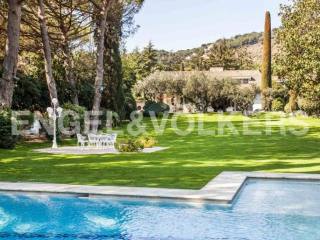 Elegant and Manor home in Barcelona..