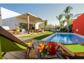Big and bright villas in Mar de Cristal, on the edge of the..