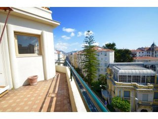 Very Bright And Spacious Apartment..