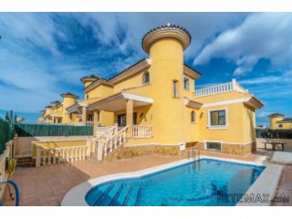 With beautiful sea views and at a good price this villa can..