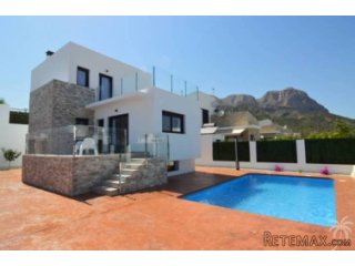 Independent new villa located in the quiet area of Polop..