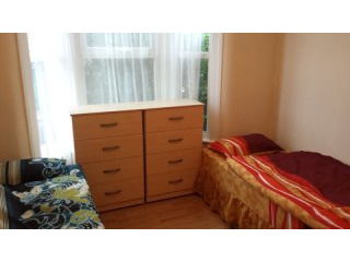 Room share for men, Zone 3, Blackhorse..