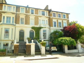 Allfarthing Lane SW18 2AP