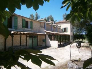 Stone-Built House: 4 Bedrooms, 3..