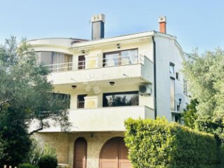 Impresivna rezidencija u prvom redu do mora, Luxury Seafront