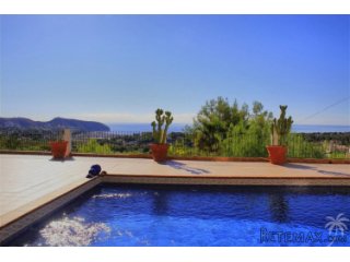 Panoramic sea view villa in Moraira for sale. A driveway..