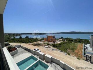 MEDULIN- Luksuzan penthouse sa pogledom na more!