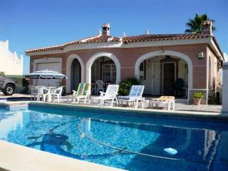 Fantastic spacious detached villa in..
