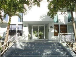 6865 Bay Drive #8 Miami Beach, Fl 33141