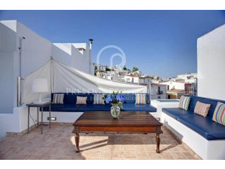 Beautiful reformed house in the Marina..