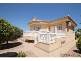 This super luxury detached villa on the south-west with 3..