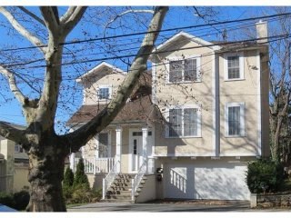 2 bedroom Multi-family For Sale: Mount..