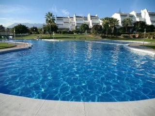 Apartment - Three bedroom, two..