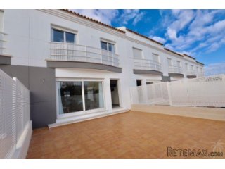 New development located only 500m from the sandy beaches of..