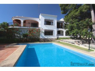 The house with a lot of potential is located on a plot of..