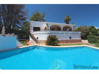 Ideal villa to enjoy a quiet environment located less than..
