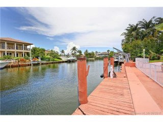 4 bedroom House For Sale: 13010 Miranda..