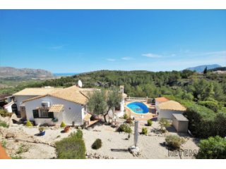 Charming house located in a very green residential area..