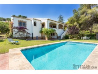 A fantastic opportunity is this very charming traditional..