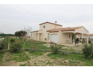 Well Renovated Villa With Garden..