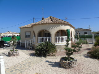4 Bedrooms - Villa - Alicante - For Sale