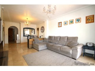 Apartamento cómodo, soleado y muy amplio en un complejo..