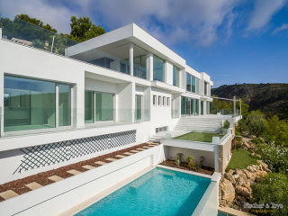 Luxury Villa With Stunning Sea View In..