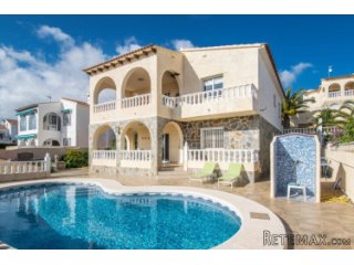 Villa with private pool located in a quiet residential area..