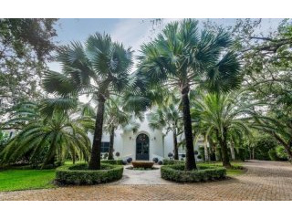 8 bedroom House For Sale: 10700 Snapper..