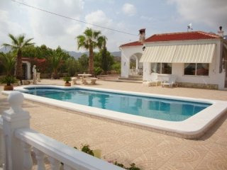 3 Bedrooms - Villa - Alicante - For Sale