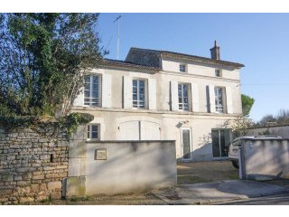 Spacious Townhouse With Garden, Pool..