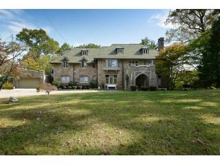 8 bedroom Residence For Sale:..