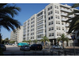 Apartamentos están ubicados en Elche, en un complejo..