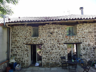 Character Stone Cottage With Enclosed..
